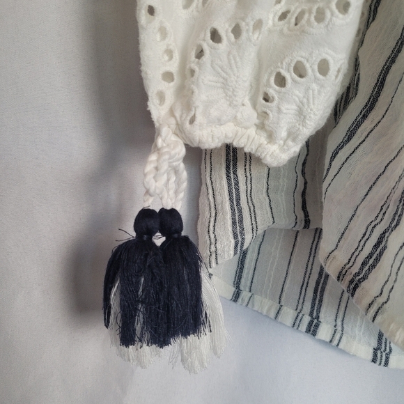 Sundance Quiet Allure Off Shoulder Eyelet Tassels Boho 3/4 Sleeve Top Size L - Picture 3 of 8